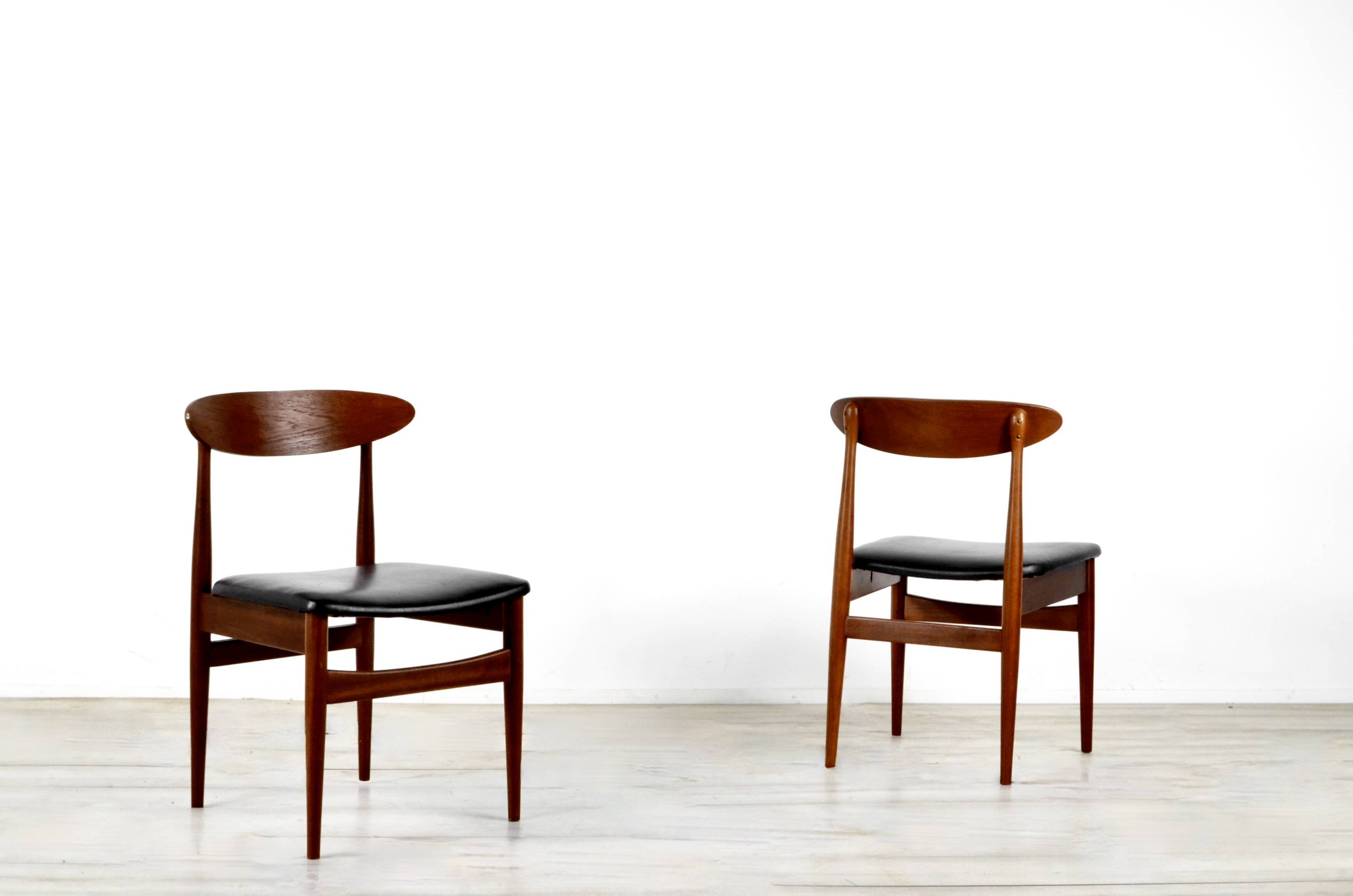 Set Of 6 Vintage Midcentury Danish Teak Chairs. Delivery. Modern /