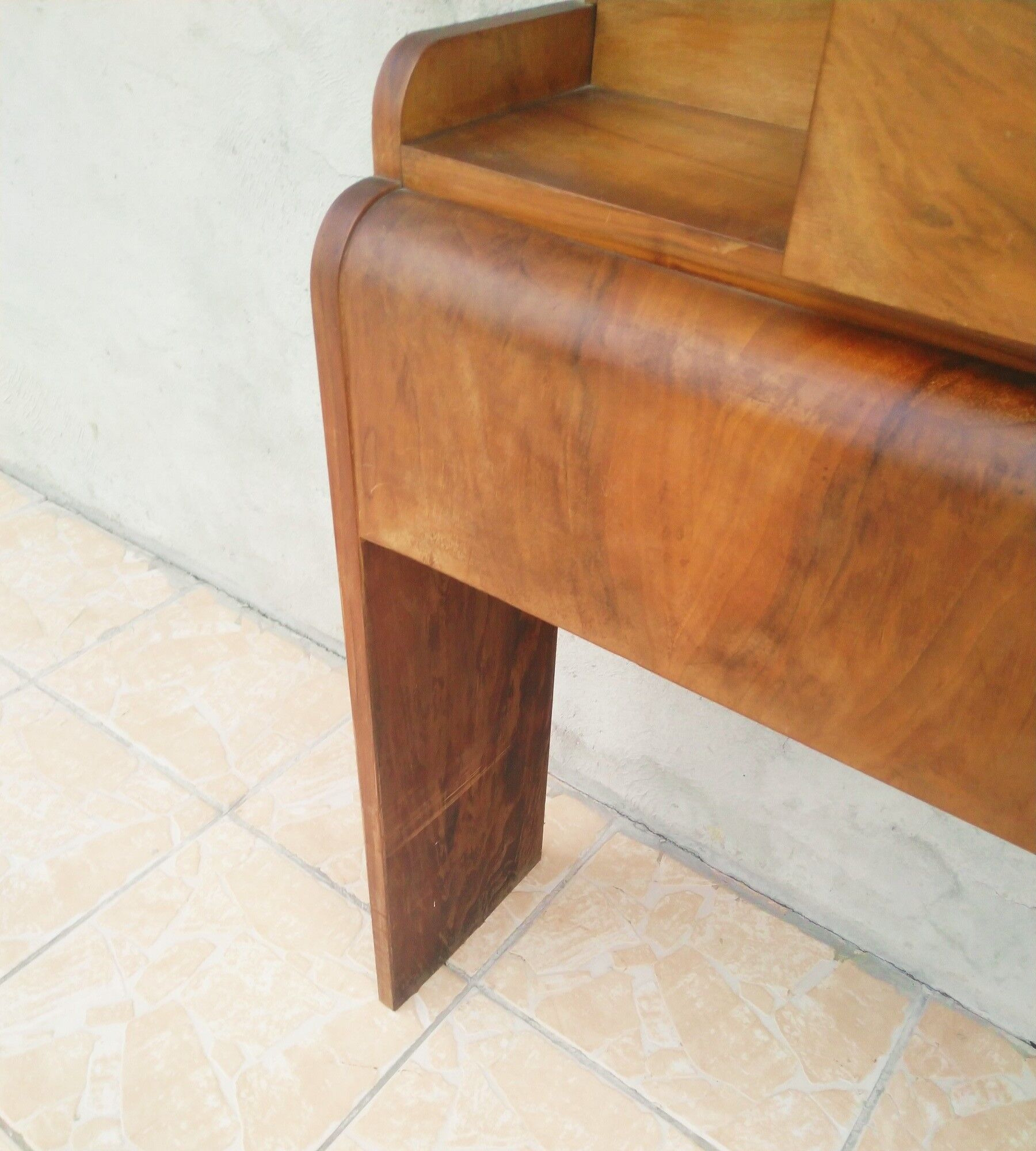 Cosy Art Deco headboard