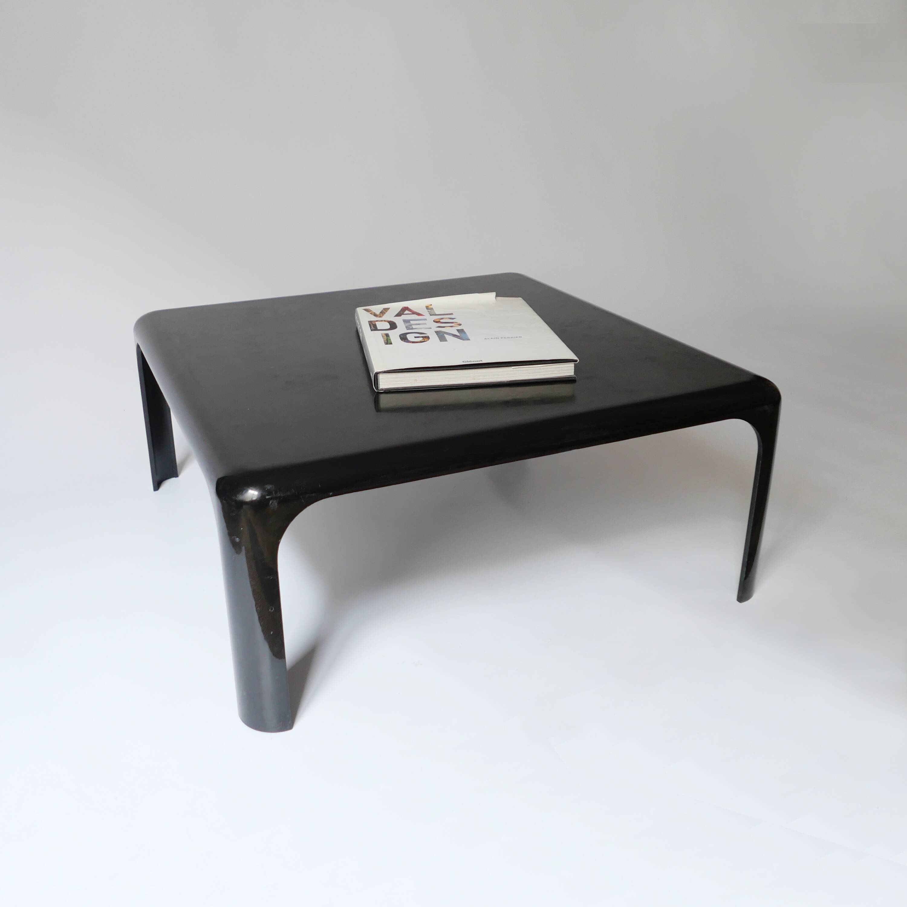Vico Magistretti coffee table 70s vintage design 1970 Artemide