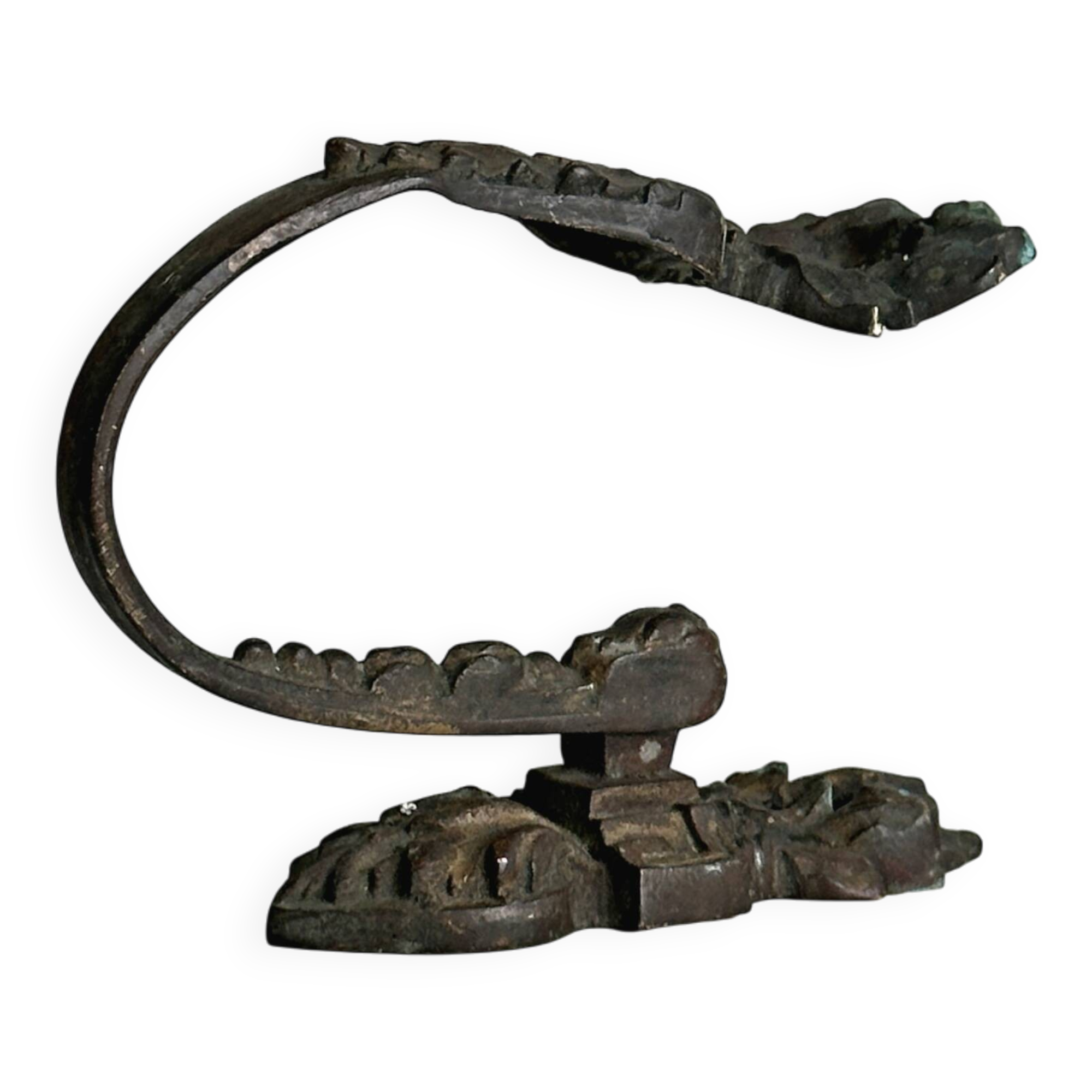 Patère ancienne en métal noir patiné