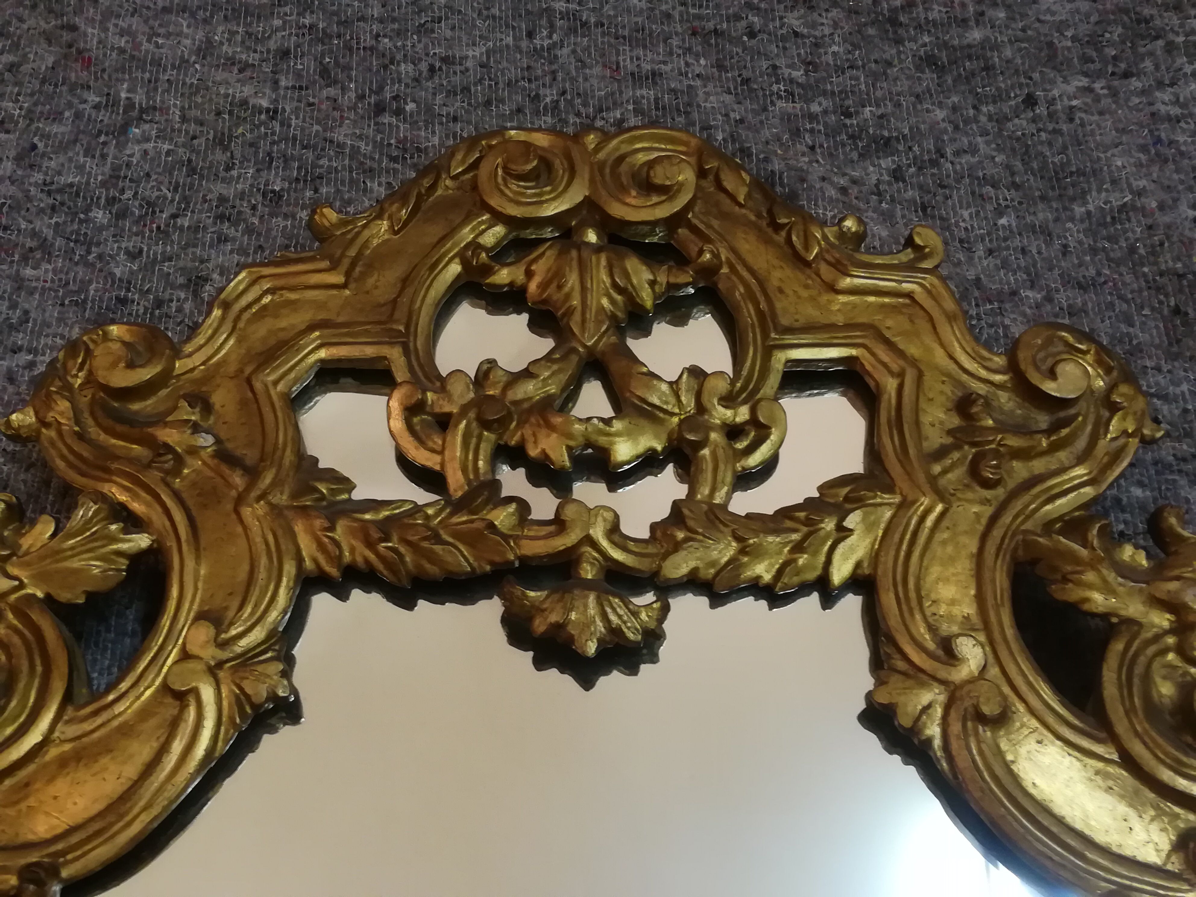 Mirror era Louis XV in gilded wood