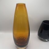 Vase scandinave ovoïde en verre ambré vers 1960