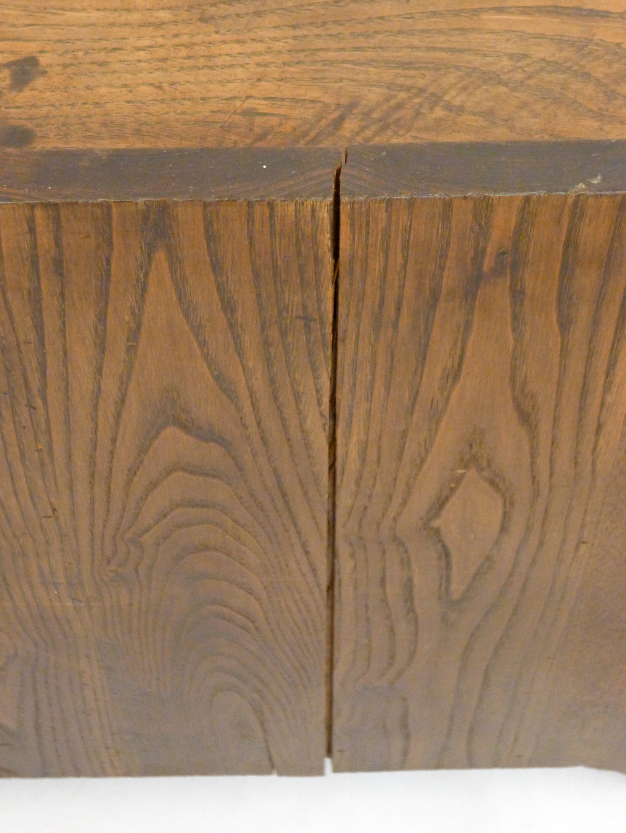 Rounded solid wood extra cabinet