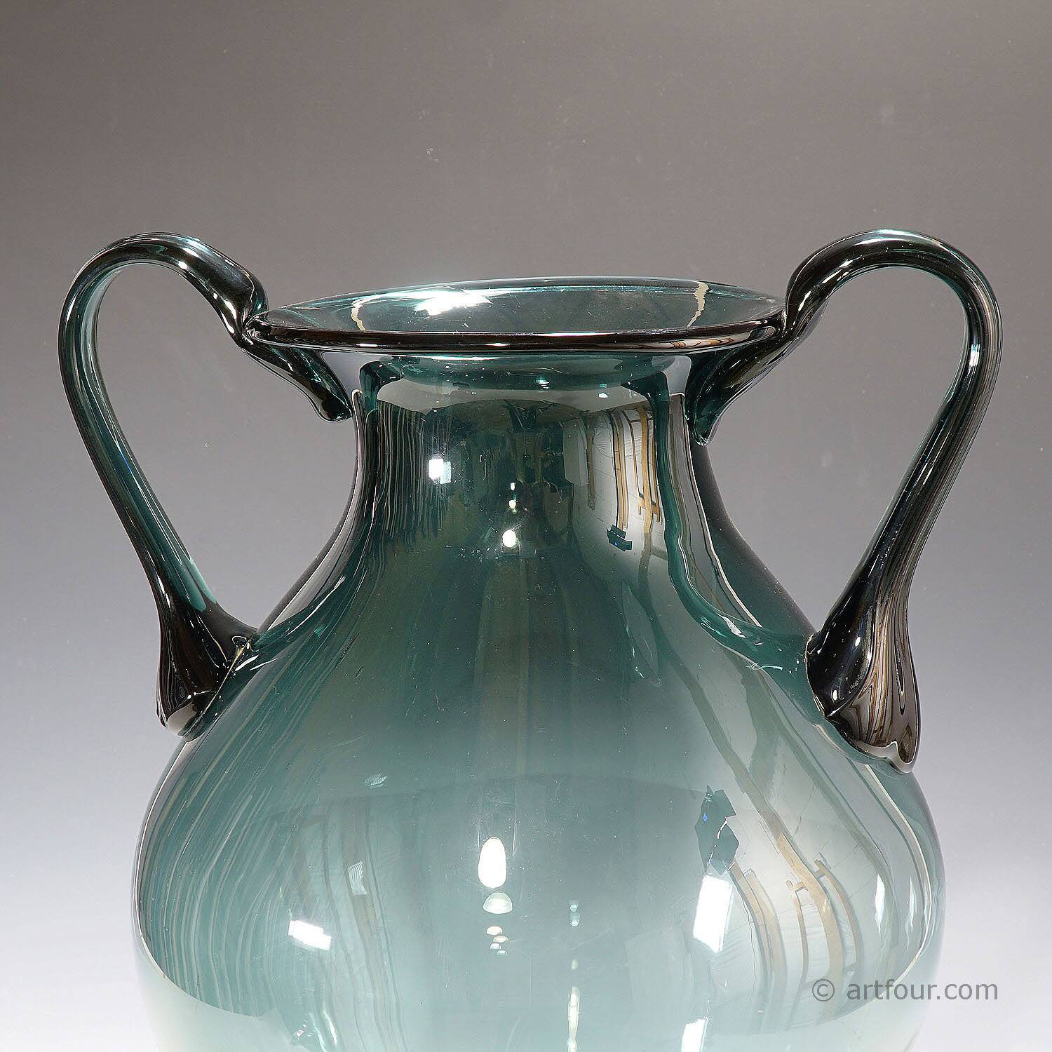 Exceptionnel grand vase de sol Bauhaus par Wilhelm Wagenfeld pour WMF vers 1950