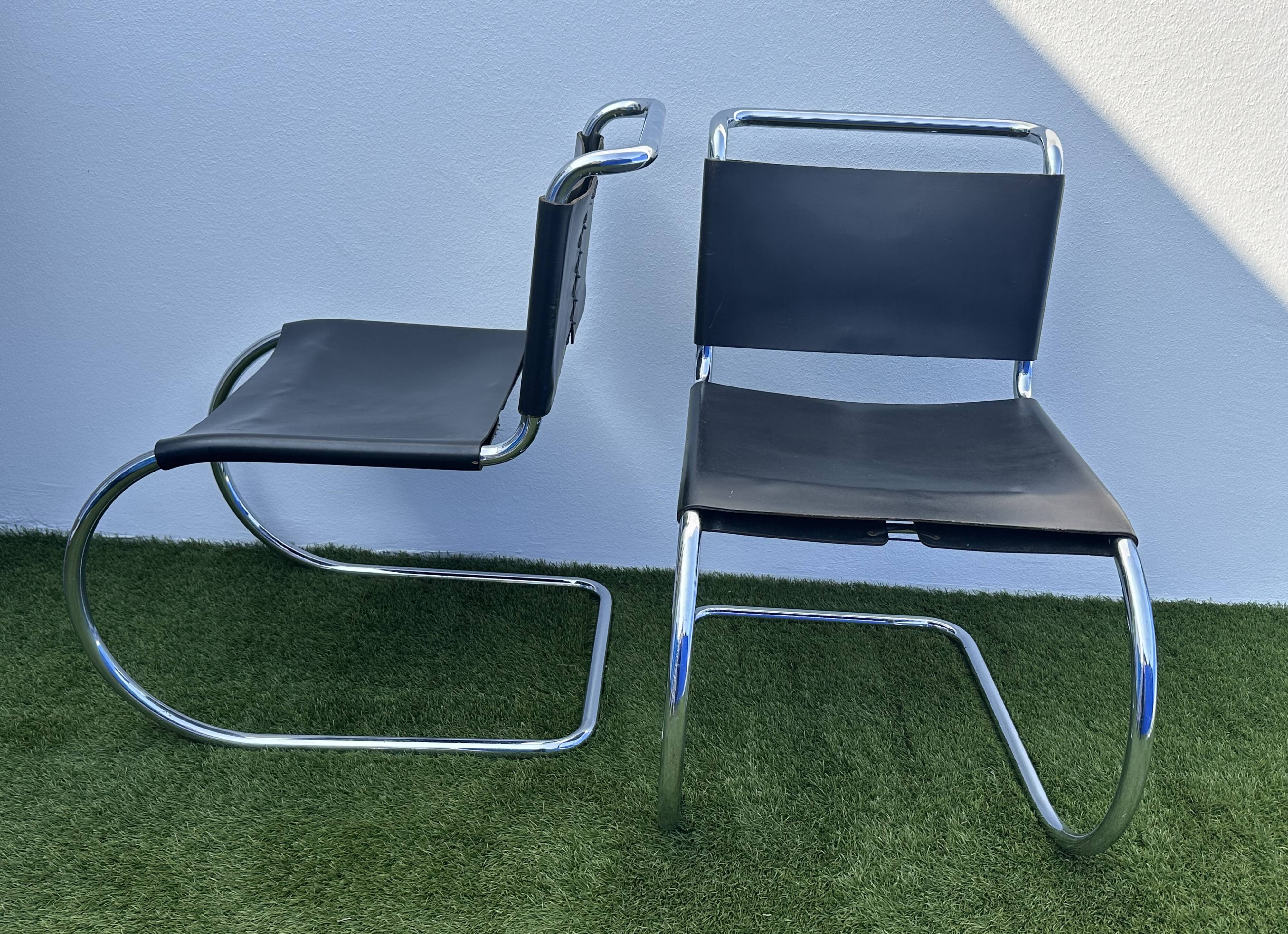 Pair of MR 10 chairs with Mies Van der Rohe laces, Knoll International