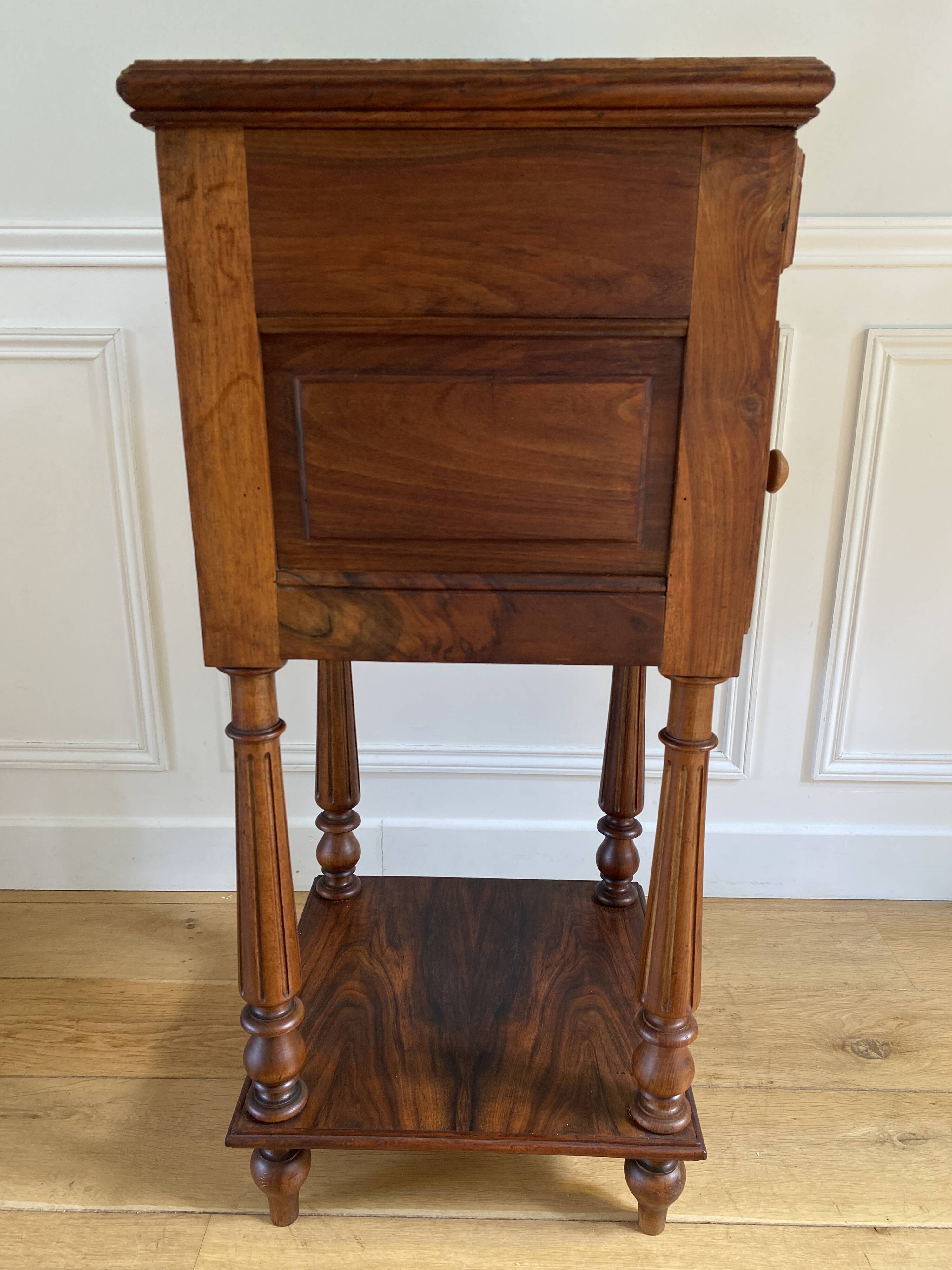 Table de chevet ancienne avec marbre, meuble d'appoint
