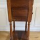 Table de chevet ancienne avec marbre, meuble d'appoint