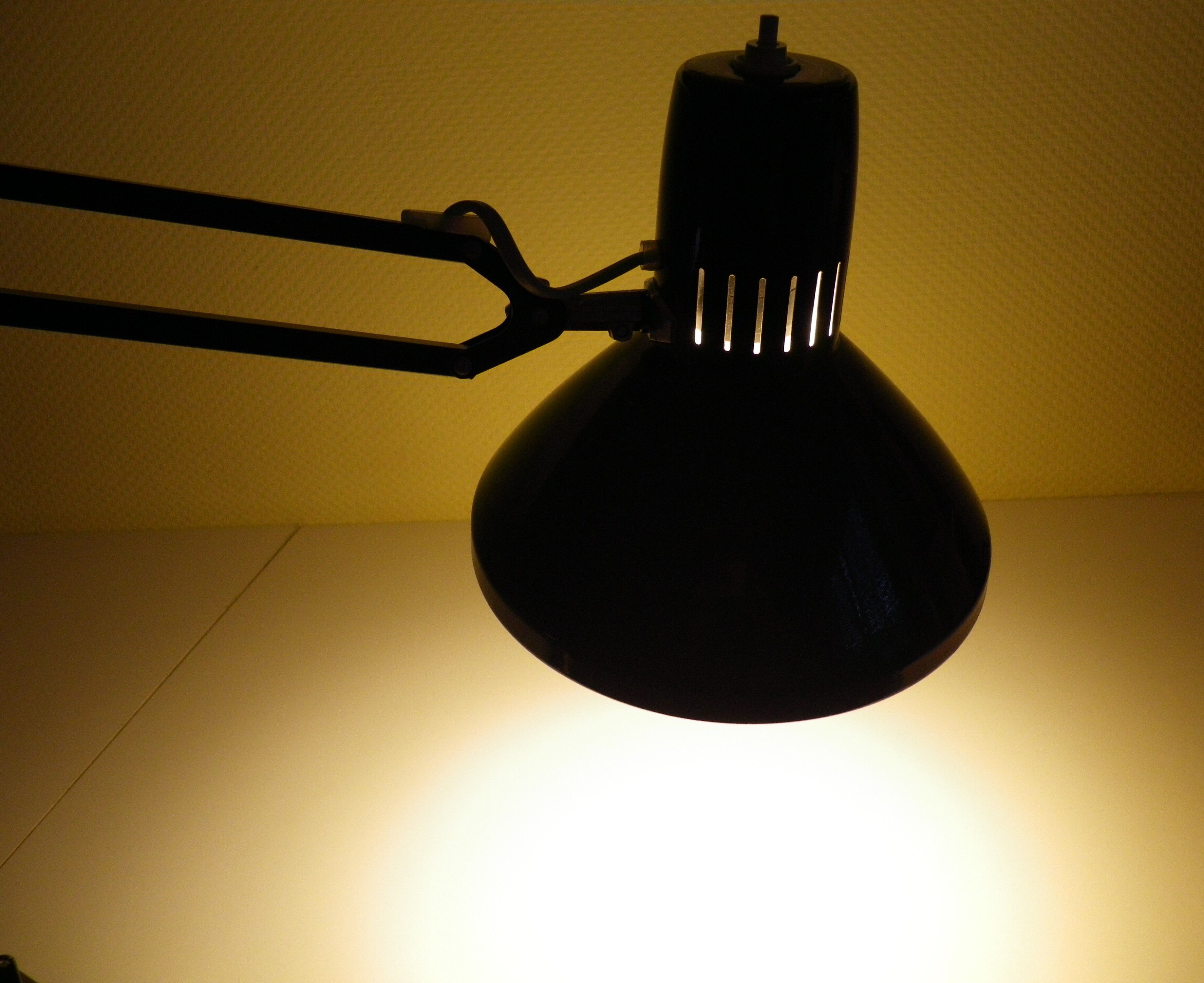 Lamp architect with lampshade in enamelled plate and 2 articulated arms brand ledu