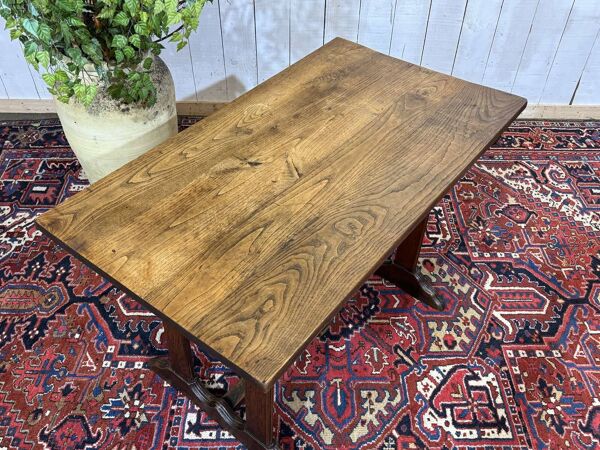 Table bistrot en châtaignier des années 1950