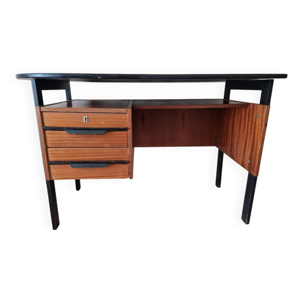 Bureau en bois vintage — Beyit