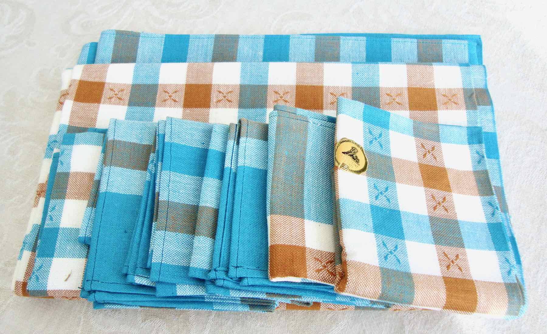 Nappe 140x143 et serviettes vintage