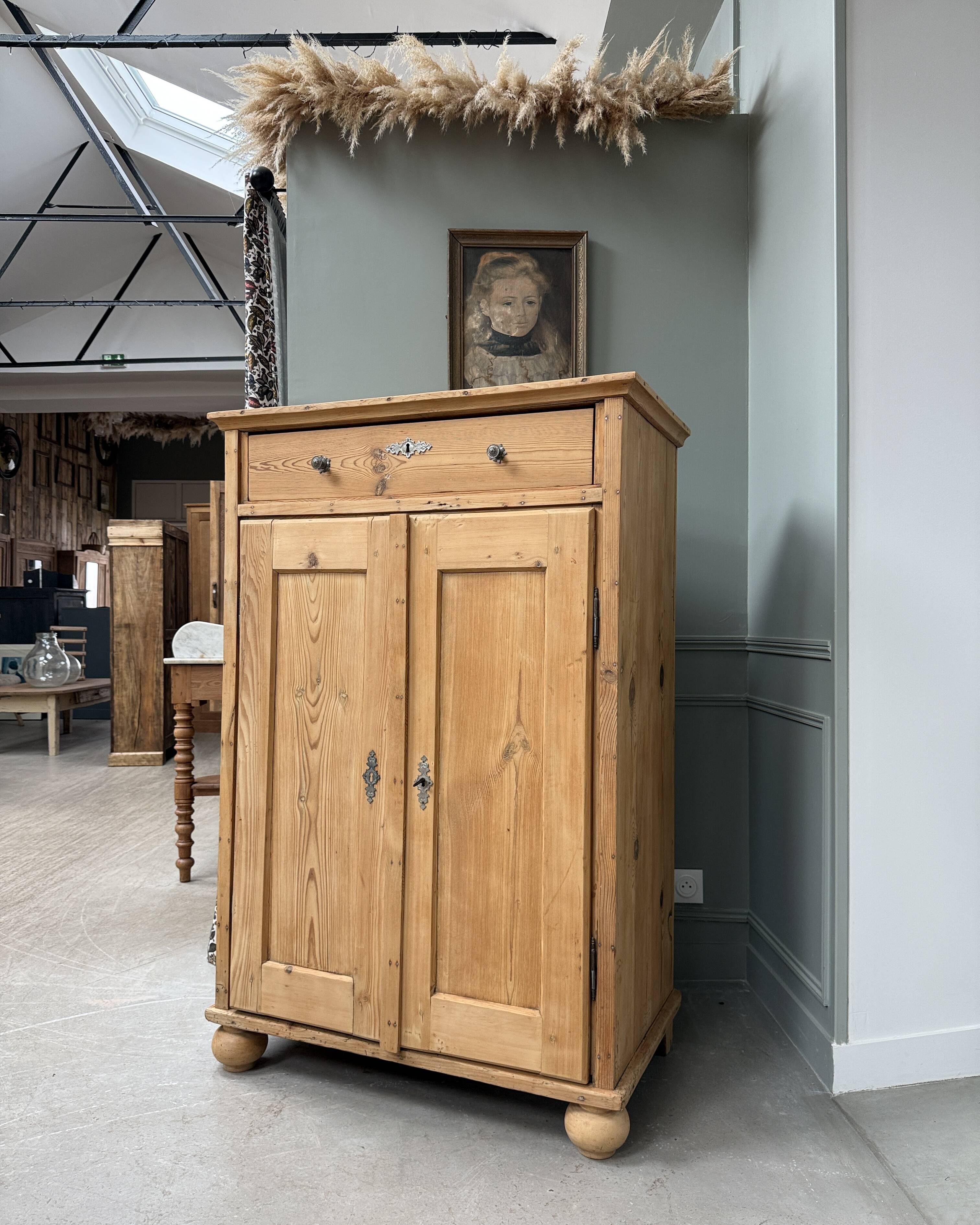 Chic country-style buffet (renovated)