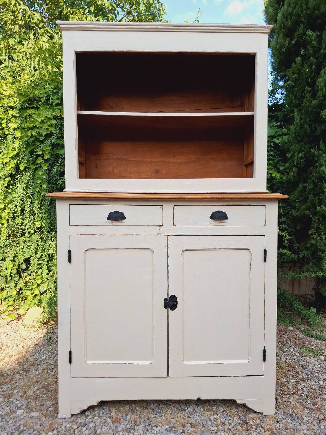 Two-piece buffet in solid fir