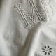 Linge ancien, drap brodé avec monogramme (modèle 1)