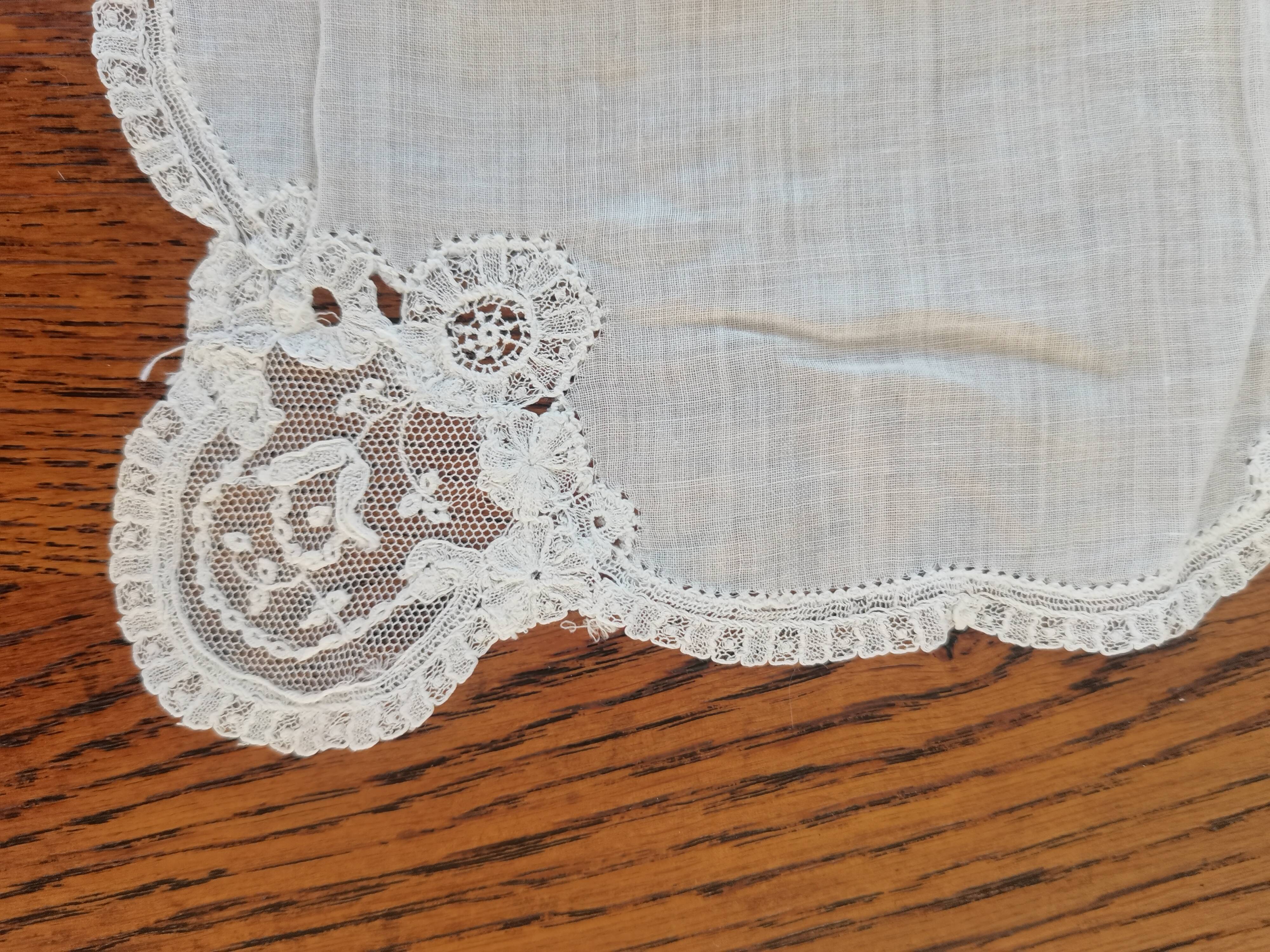 Lot 2 small handmade doilies