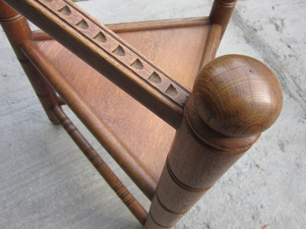 Armchair tripod oak movement Breton ar seiz vibrator