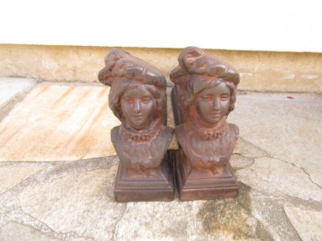 Paire de chenets anciens en fonte