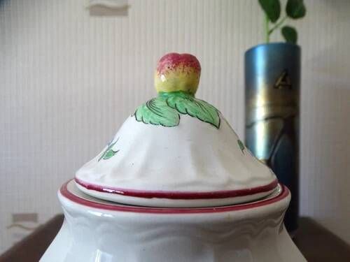 KG LUNÉVILLE "Street Lamp" Sugar bowl earthenware with flower decoration, apple fretel.