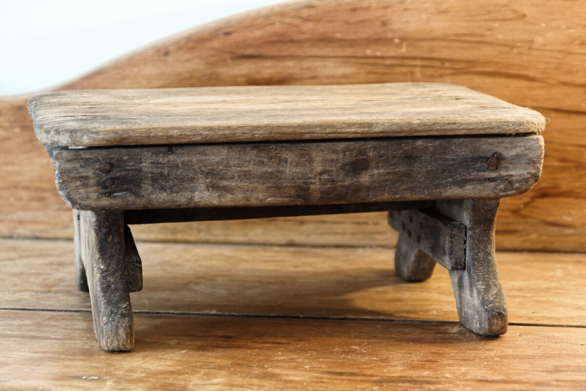 Walking foot in raw wood