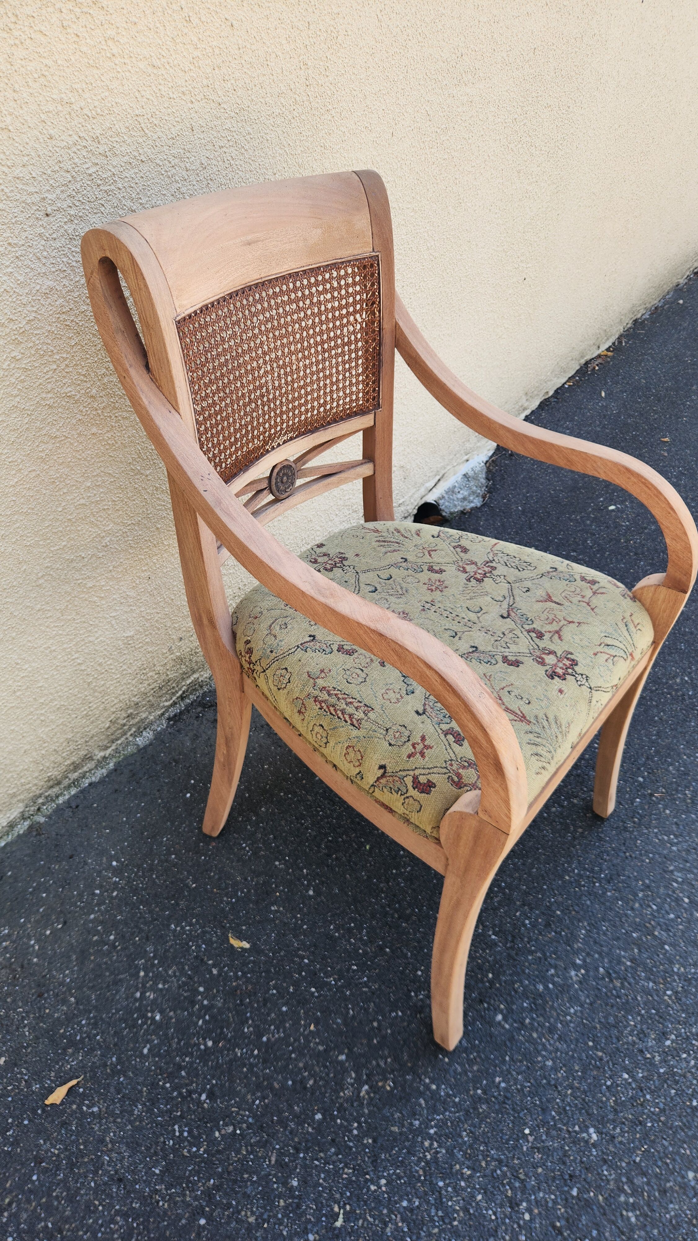 Fauteuil cabriolet palecek – bois brut & cannage