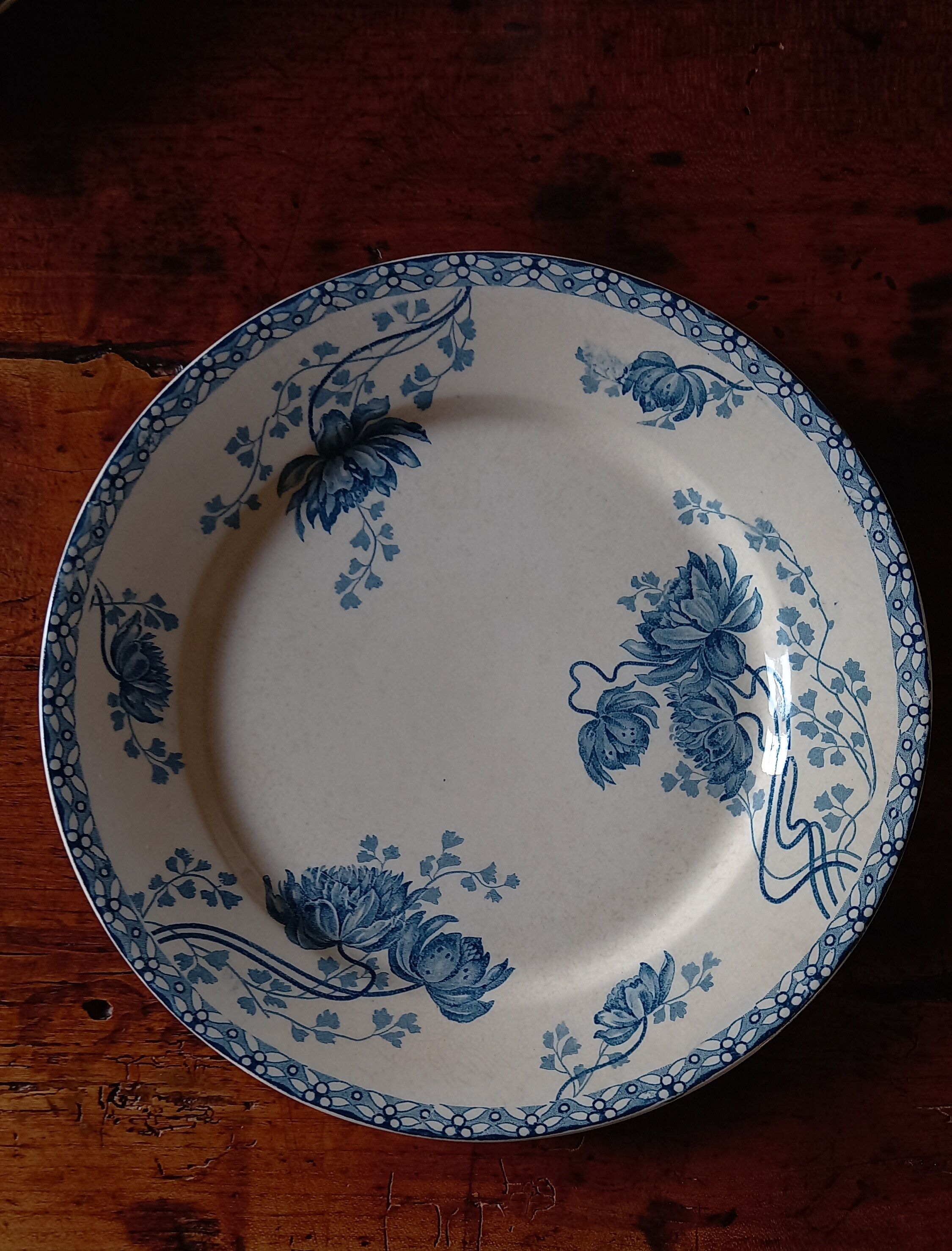 6 flat plates Sarreguemines Utzschneider & Cie model Royat