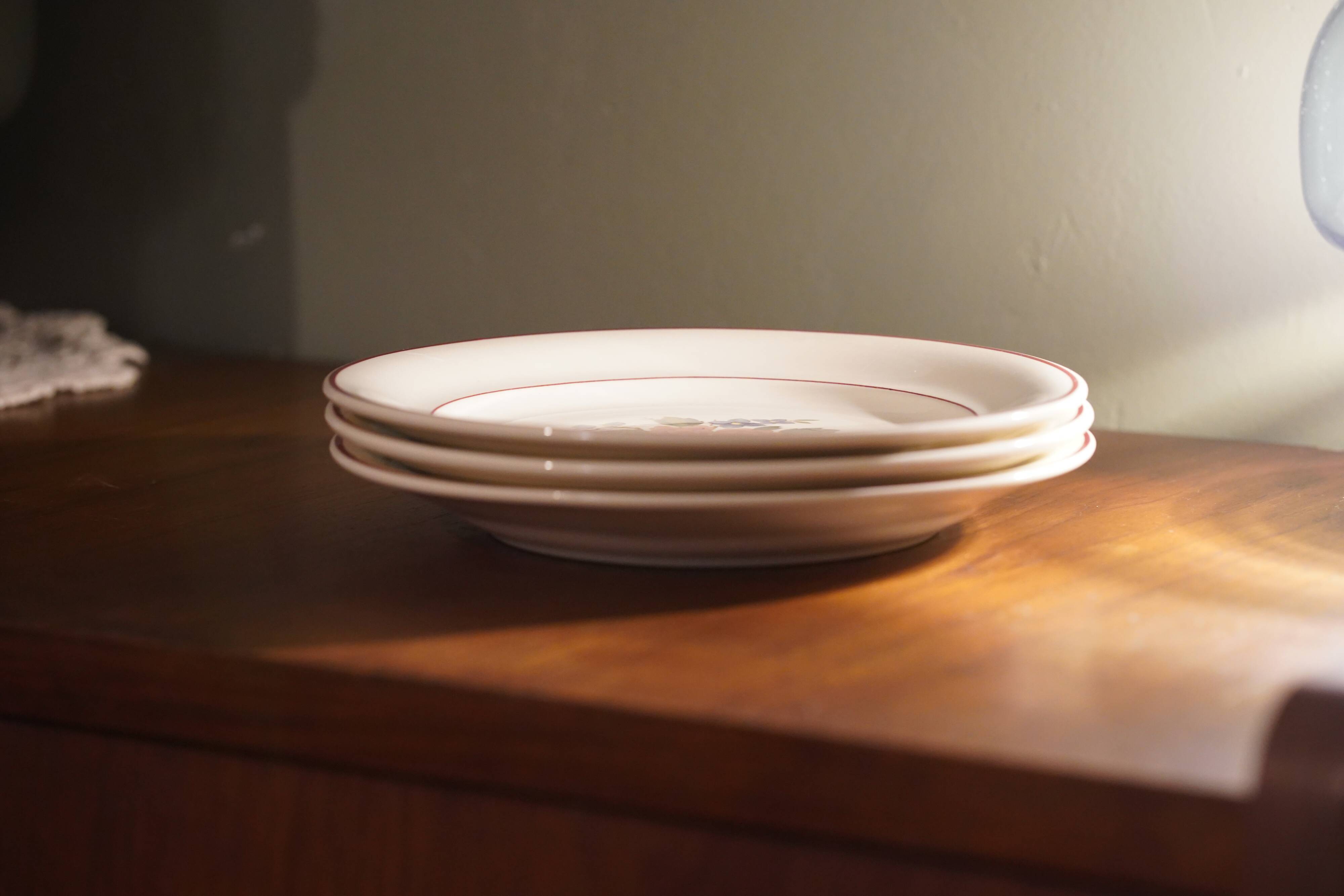 3 Villeroy & Boch dessert plates