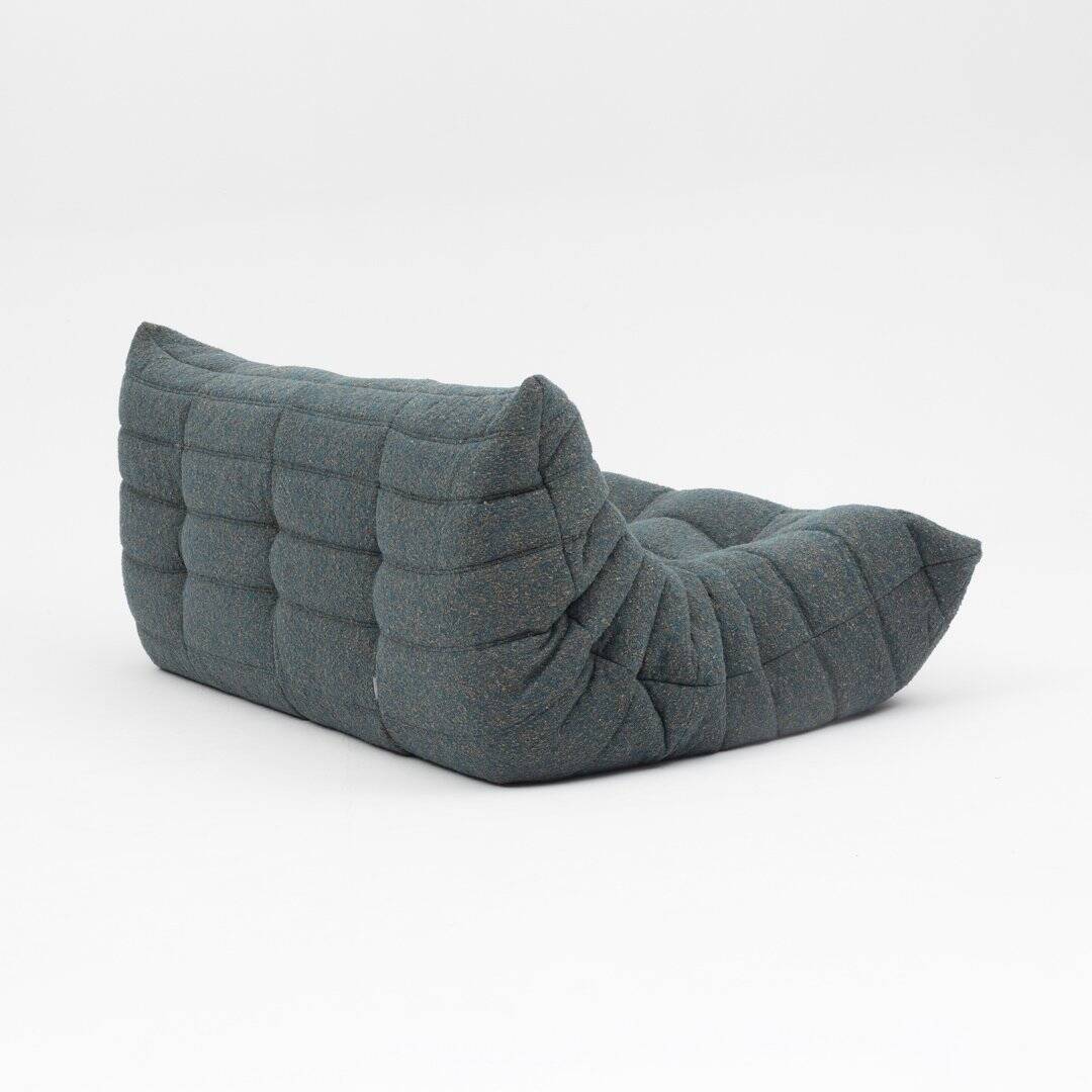 Canapé trois places Togo en bouclé vert par Michel Ducaroy pour Ligne Roset