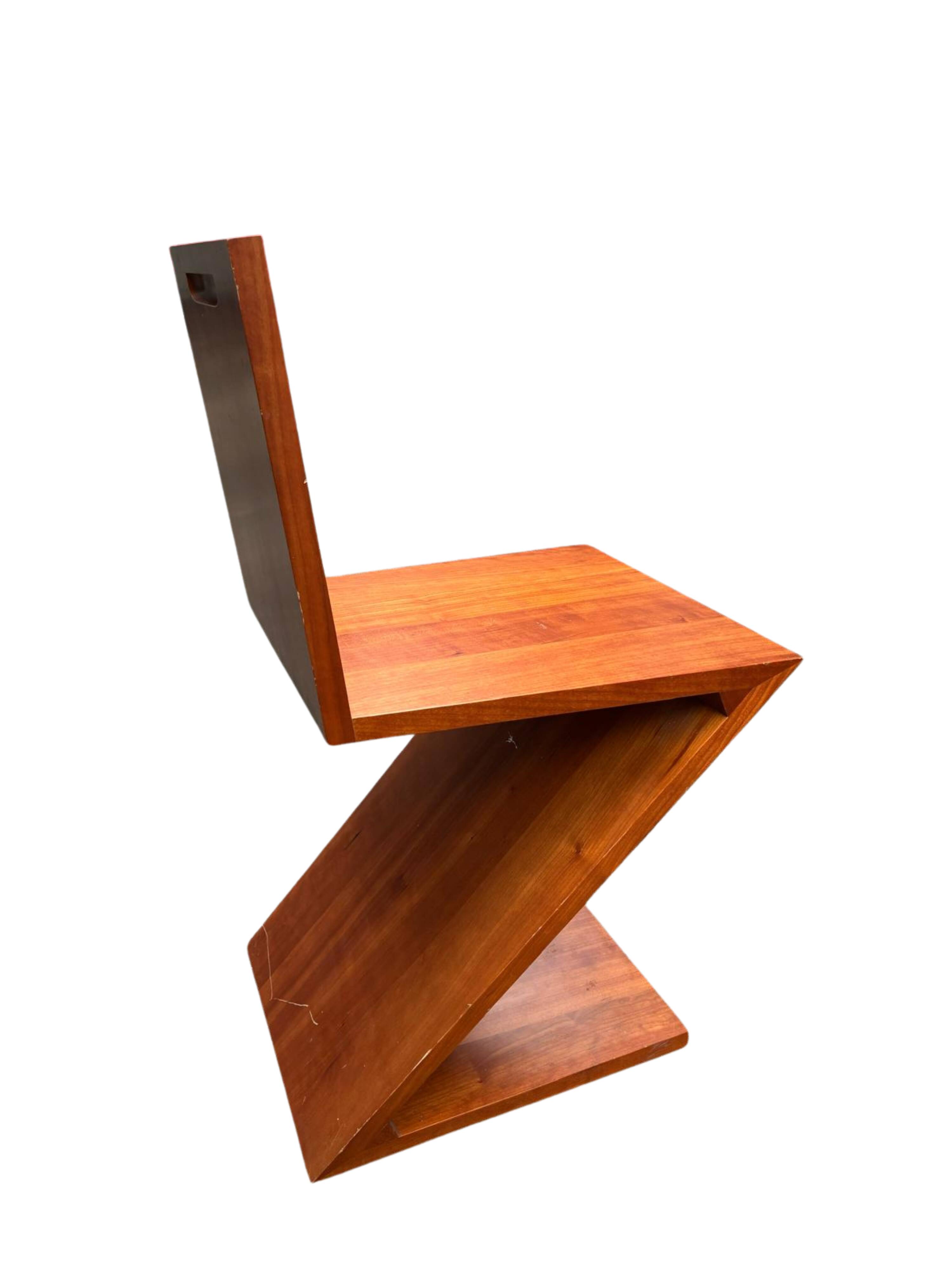 Chaise Zig Zag conçue par G. Rietveld, fabriquée par Cassina, années 1990