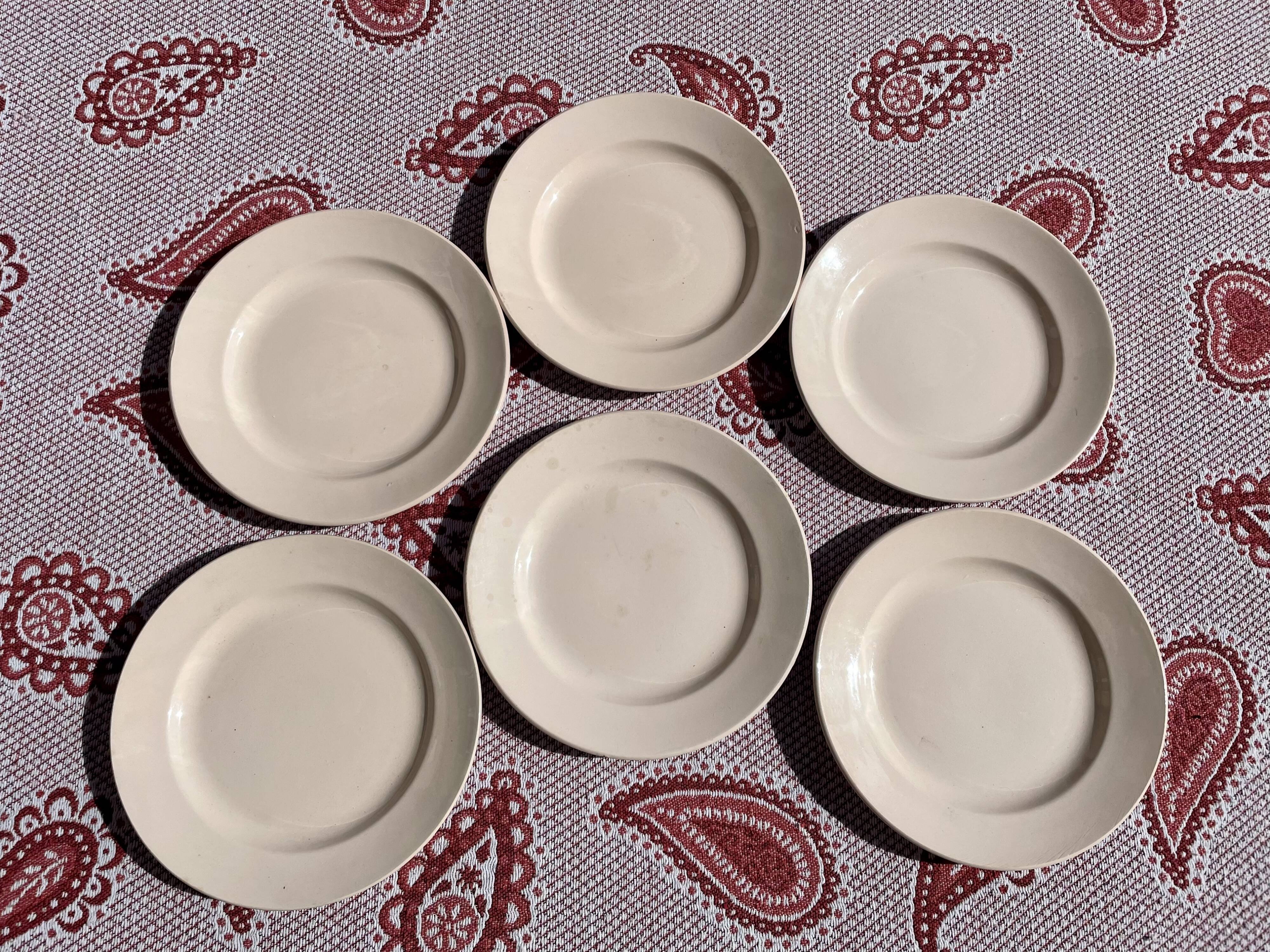 Powder pink plates St-Amand