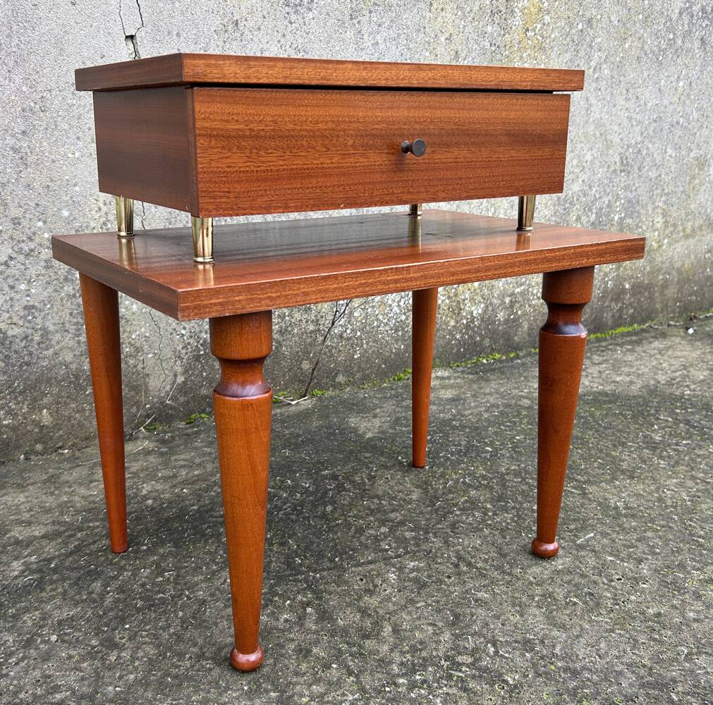 Petite table de nuit bois vernis, années 50.