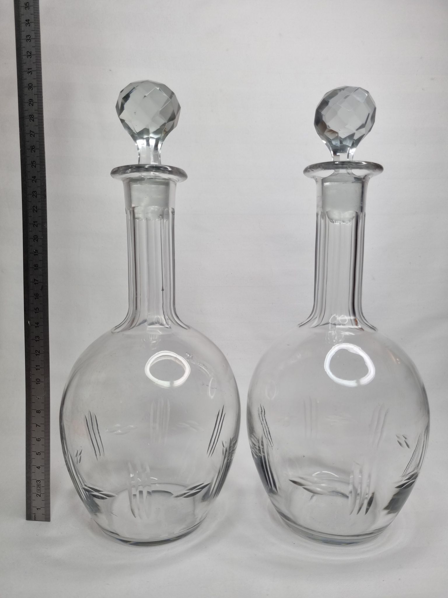 Pair of carafes in cut crystal XIX th, 31 cm