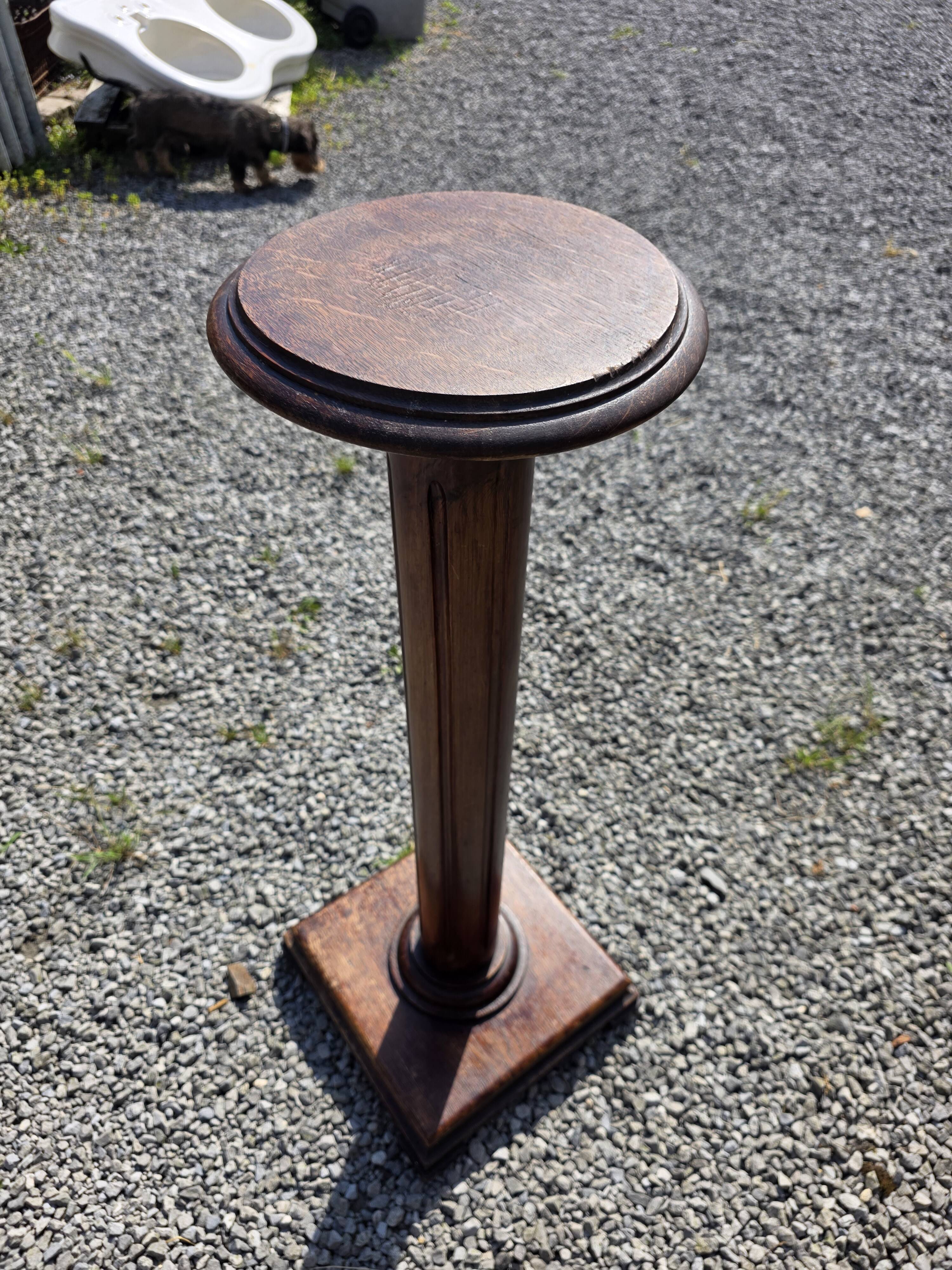 Solid oak column pedestal