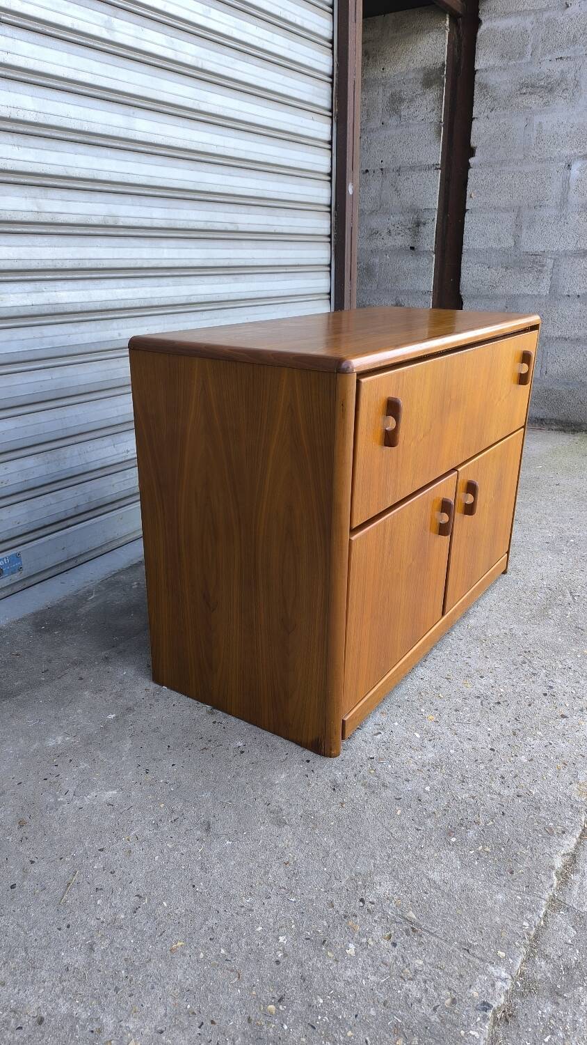 Scandinavian hifi furniture in solid teak 1960