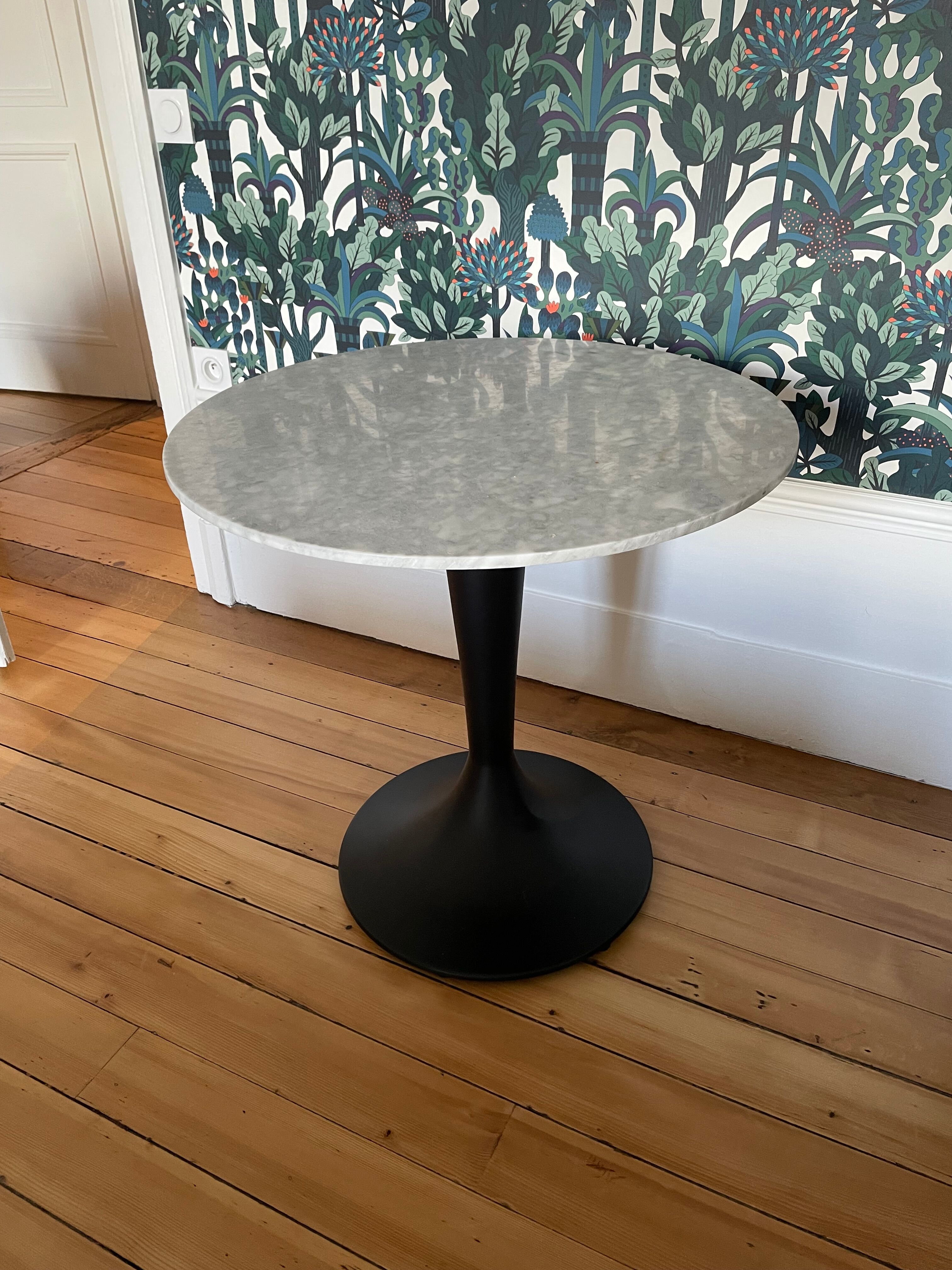 AMPM marble table