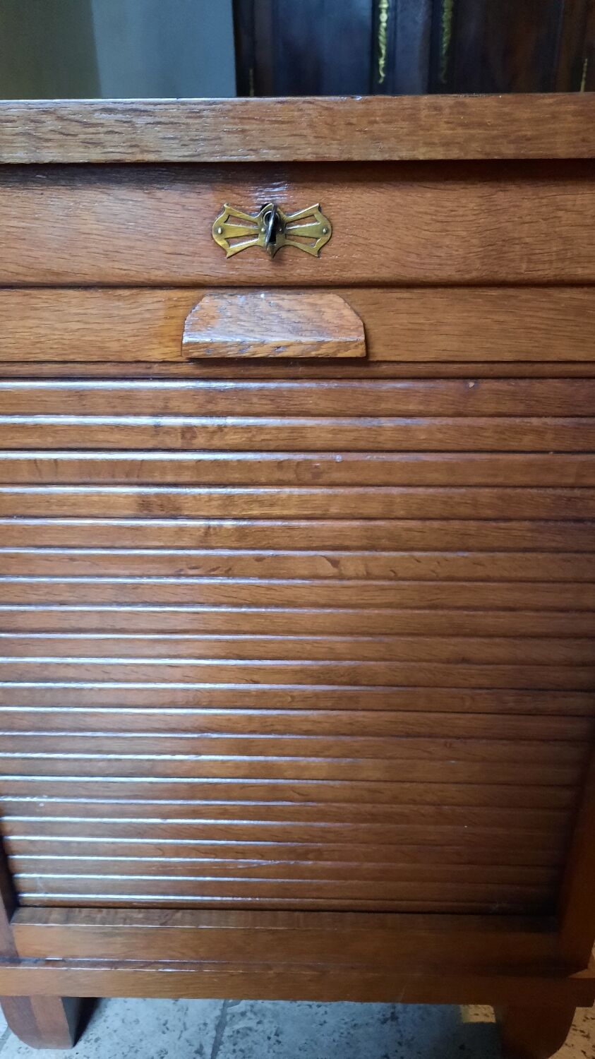 Curtain binder cabinet