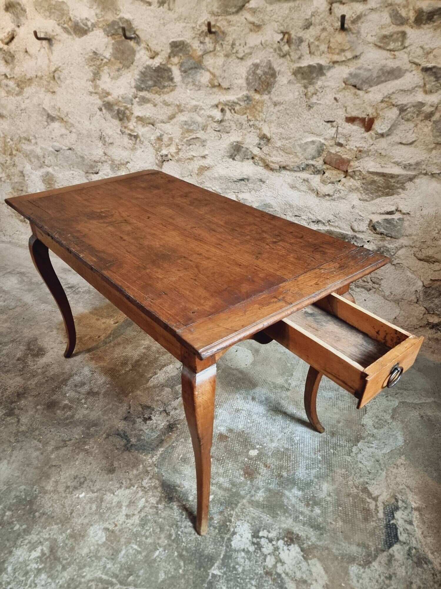 Louis XV provincial desk – 18th century – Walnut & Elm – 116 x 63 cm