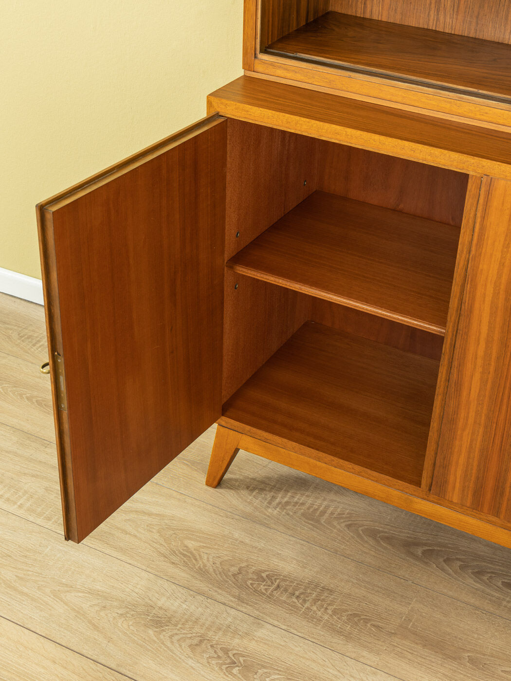 1960s showcase, behr möbel