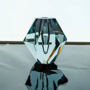 Vase en cristal en forme de diamant de Strömbergshyttan