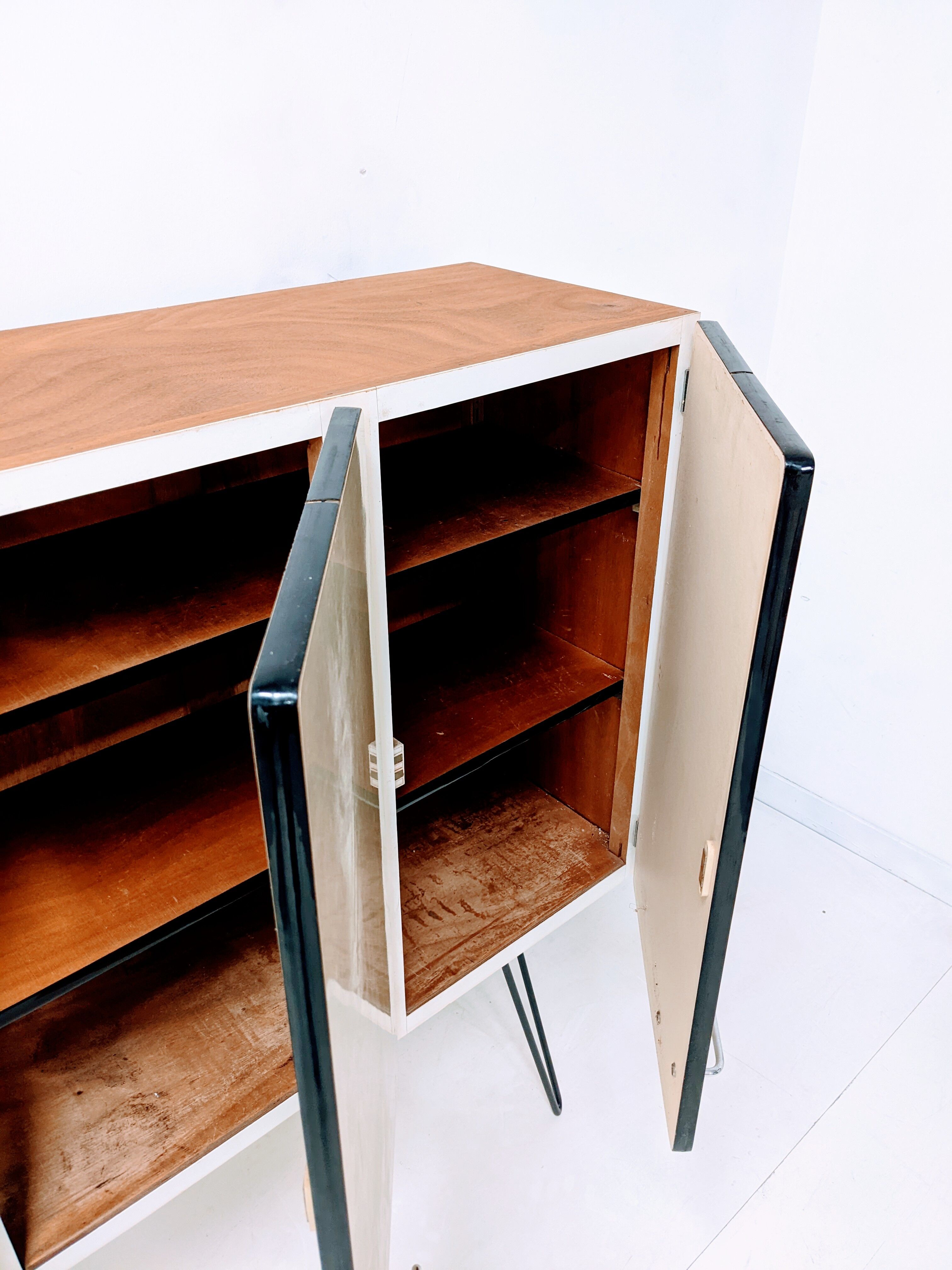 Buffet in formica and wood