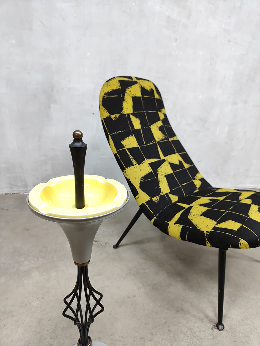 Vintage ceramic standing ashtray sixties ‘mellow yellow’