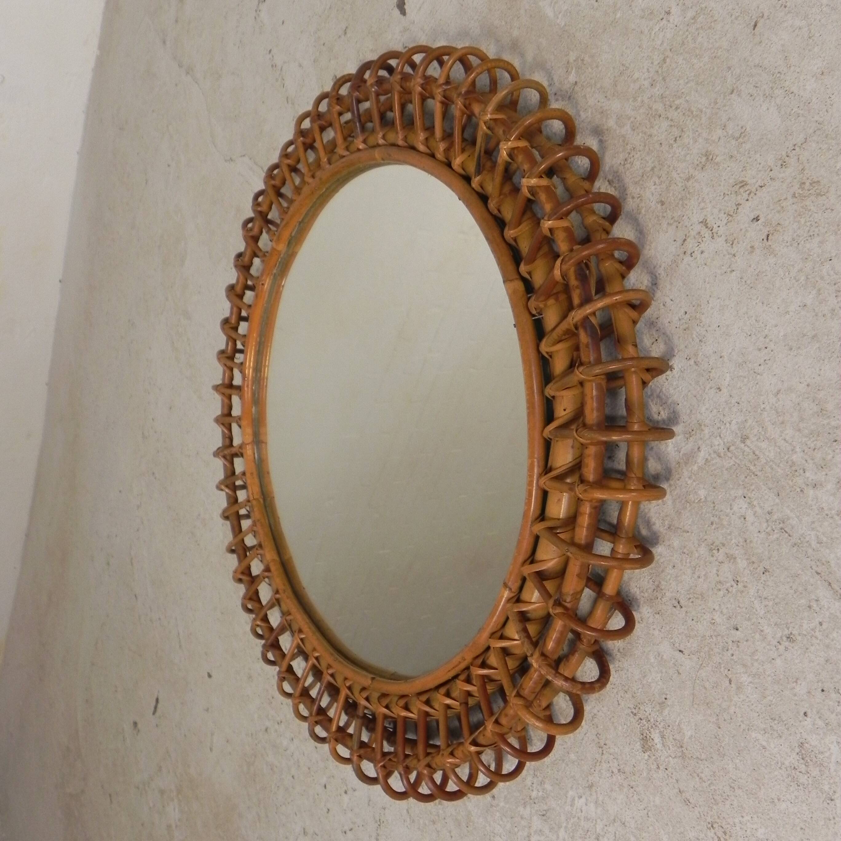 Round vintage mirror with bamboo edge