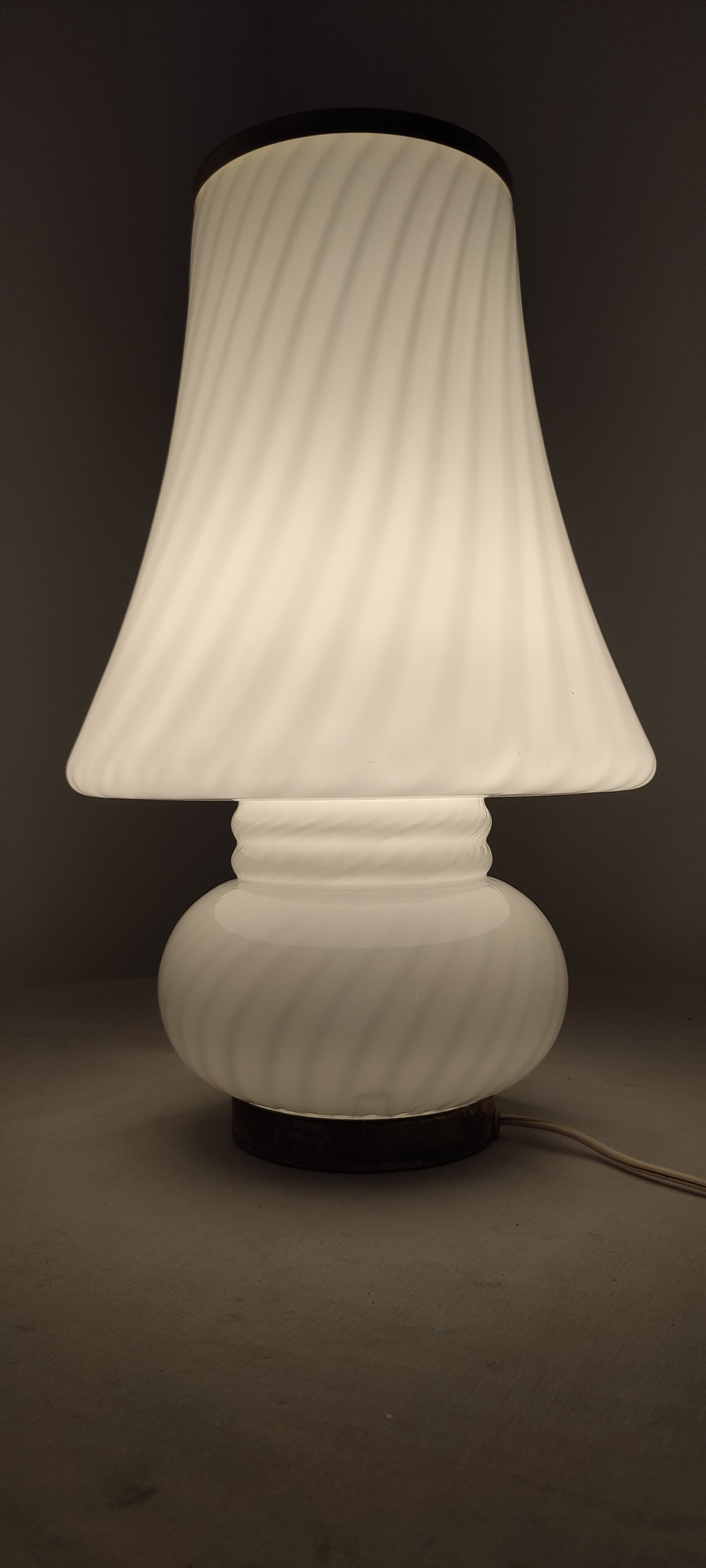 Lampe de table en verre de Murano « champignon ». Italie, années 1970.