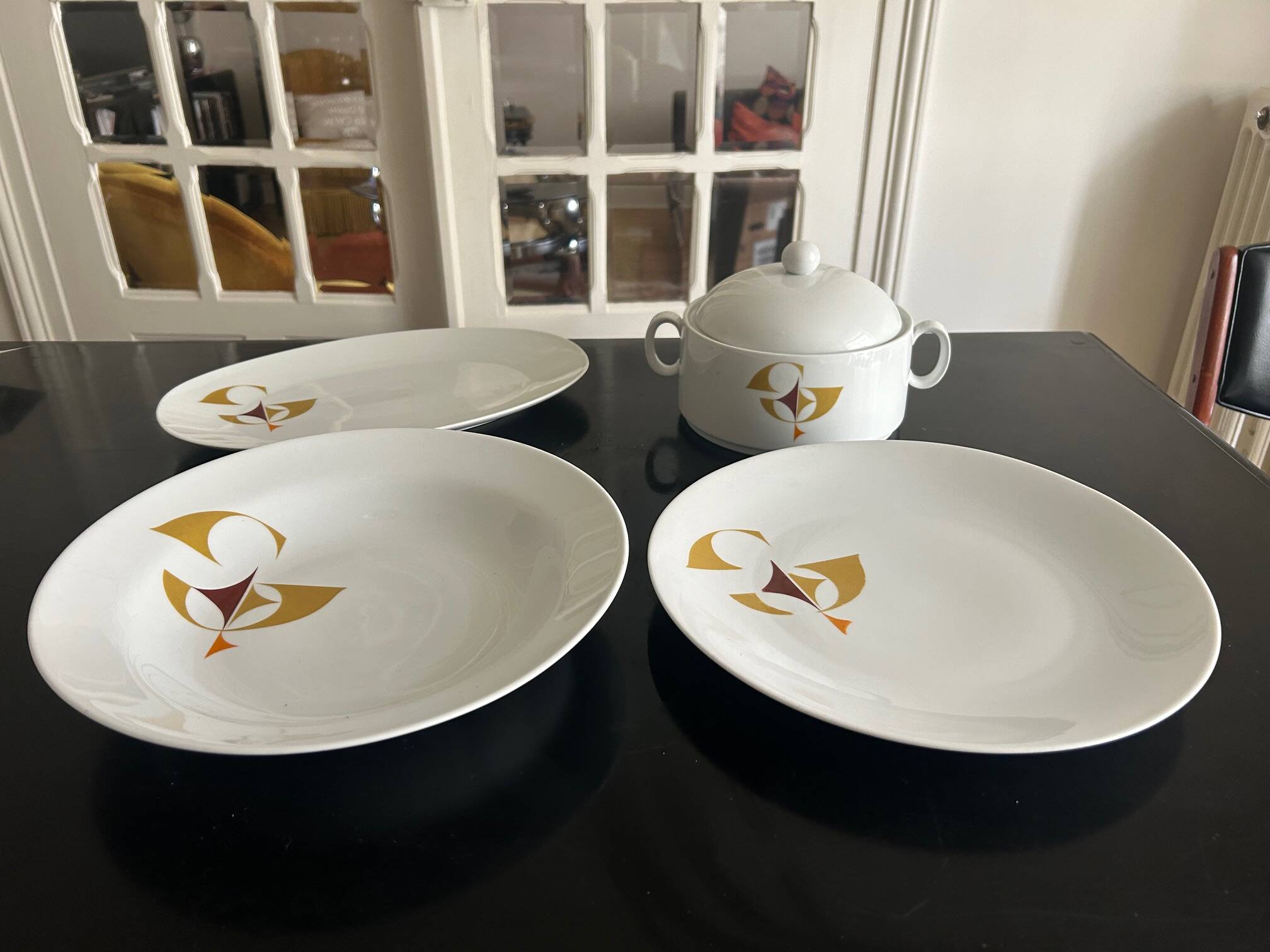 porcelain dishes 1970