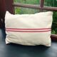 Coussin en chanvre à rayures rouges