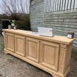 Bar / counter in raw wood