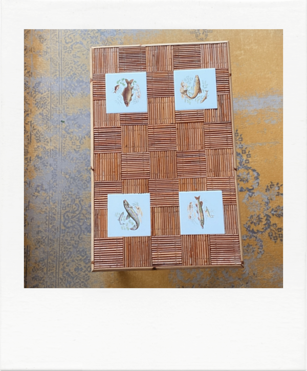 Table basse en rotin années 70