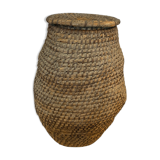 Braided straw basket