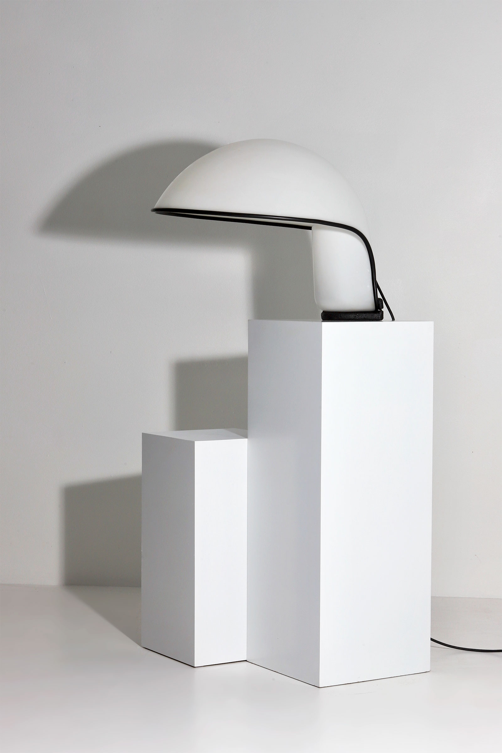 Albanella table lamp designed by Sergio Brazzoli and Ermanno Lampa 1973