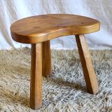 Tabouret tripode brutaliste en bois massif, années 80