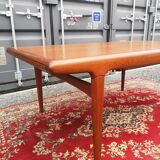 Danish dining table from the 1960s by Johannes Andersen
